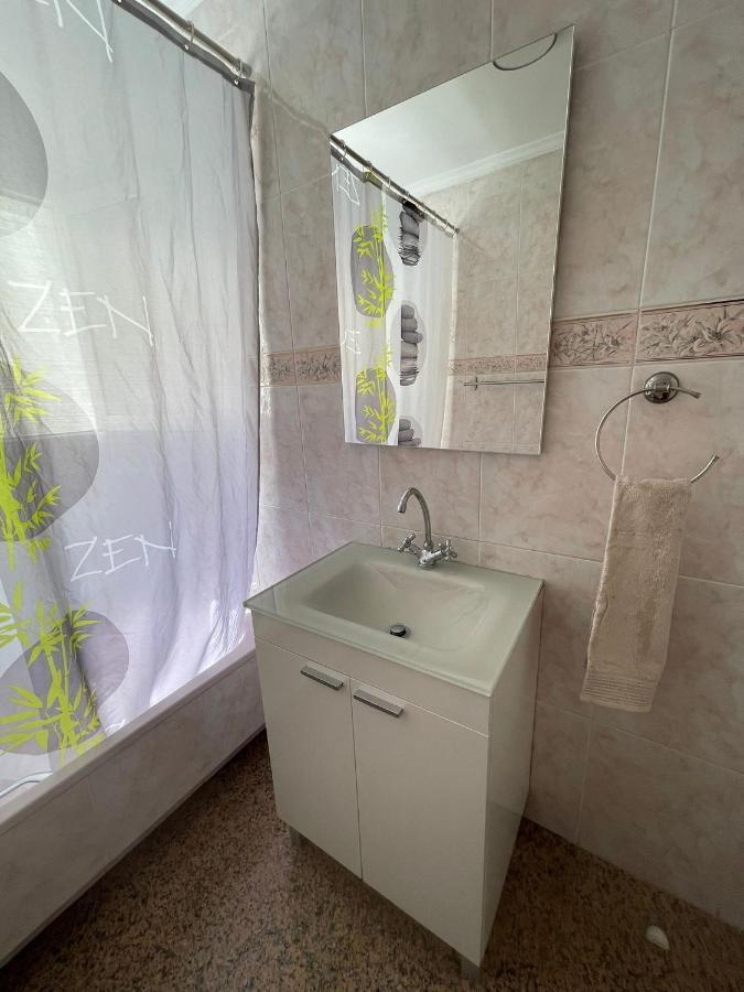 Encantadora Habitacion Privada Cerca Del Mar Málaga Dış mekan fotoğraf