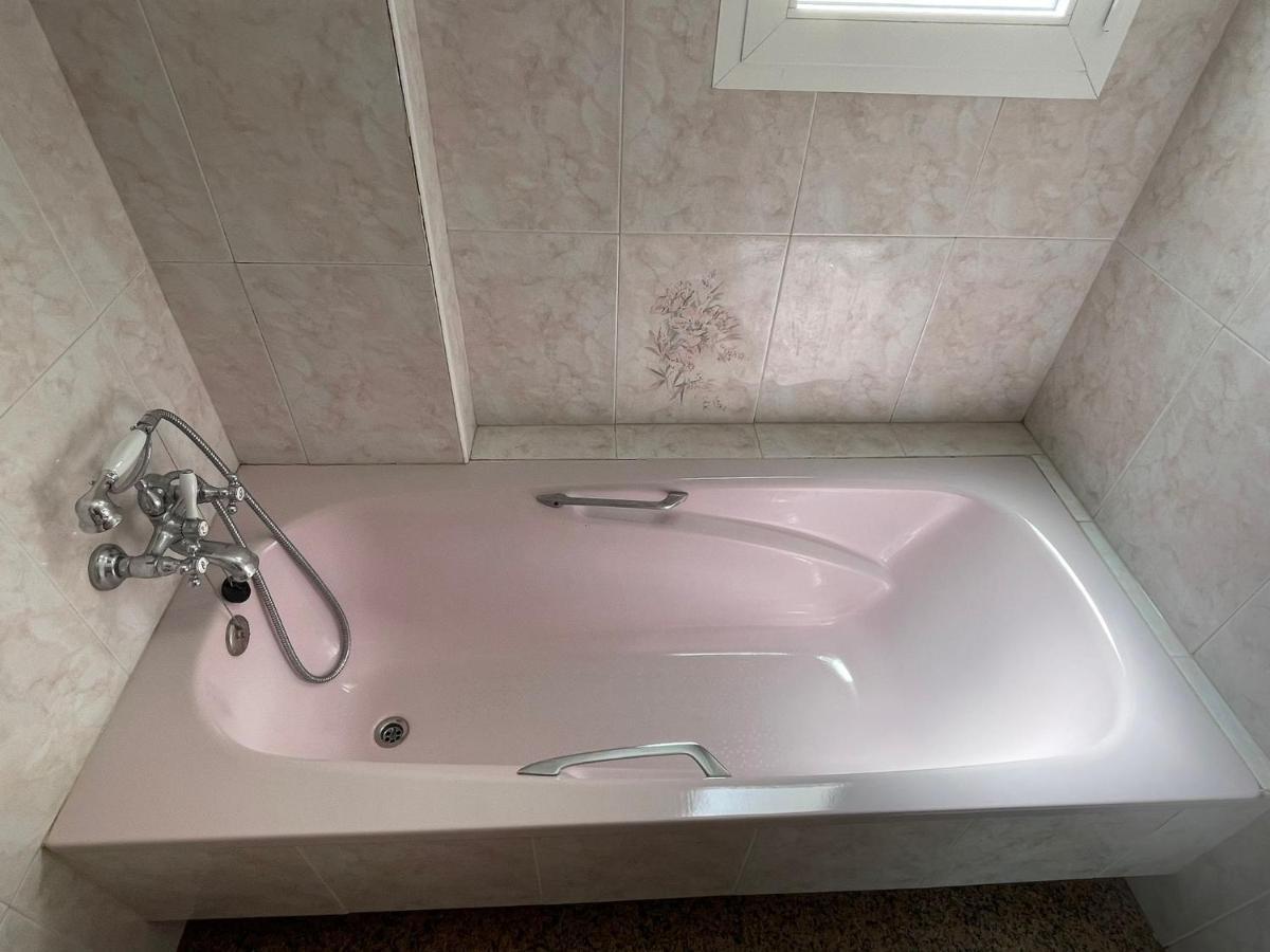 Encantadora Habitacion Privada Cerca Del Mar Málaga Dış mekan fotoğraf